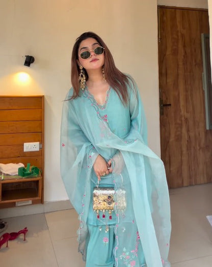 Amaira Chanderi Farshi Suit